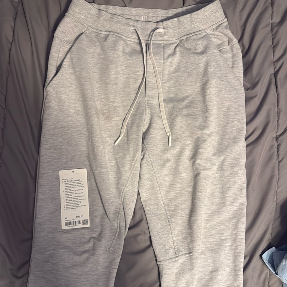 Lululemon men’s Medium City Sweat Jogger